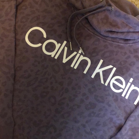 **NEW** Calvin Klein sweatshirt - Picture 2 of 2